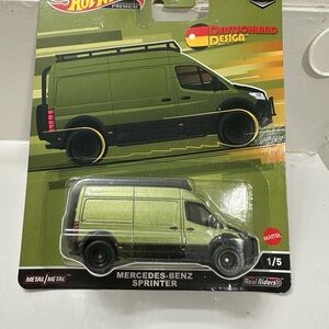 Hot Wheels Premium Car Culture Mercedes-Benz Sprinter